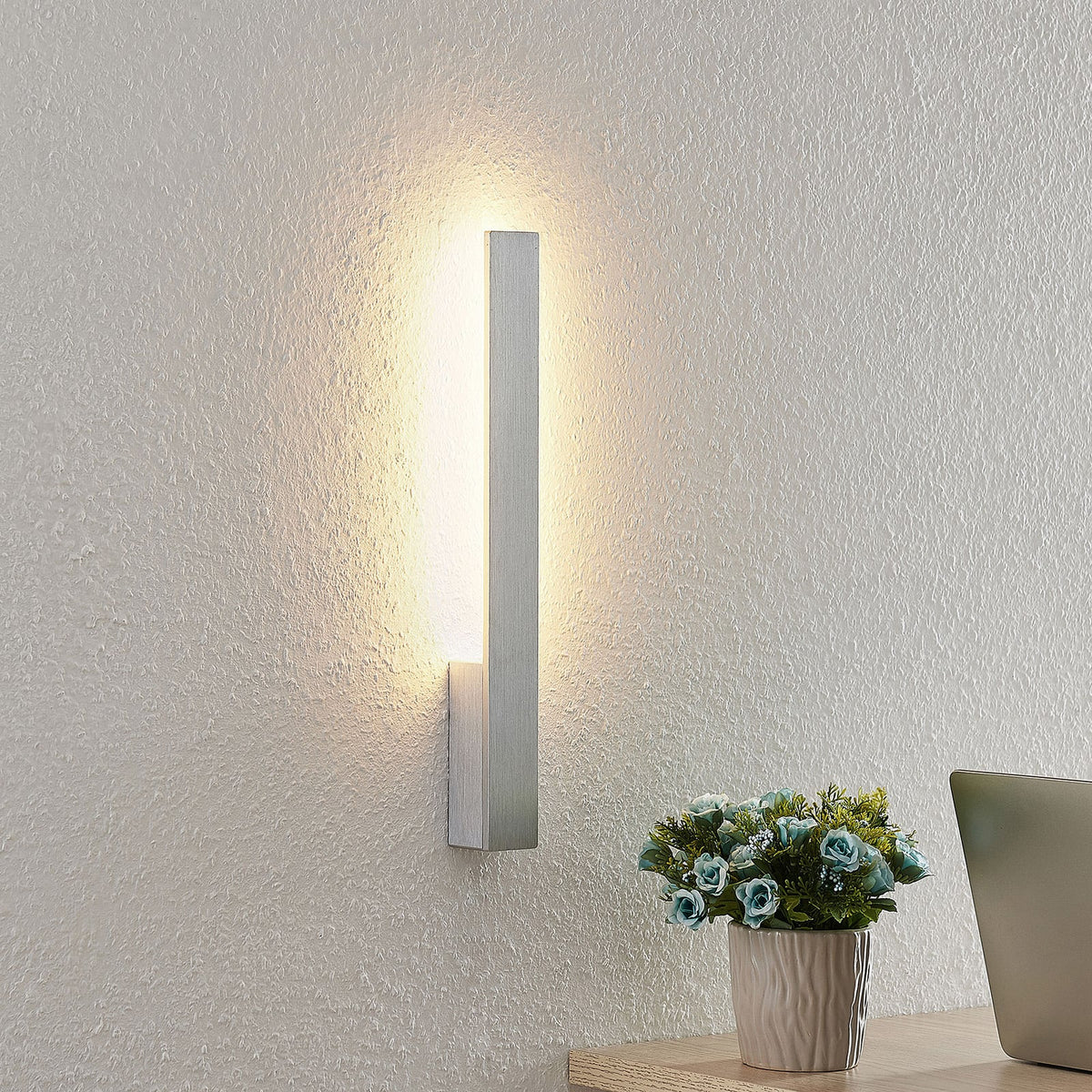 LED vegglampe Ivano aluminium børstet 43 cm bakside