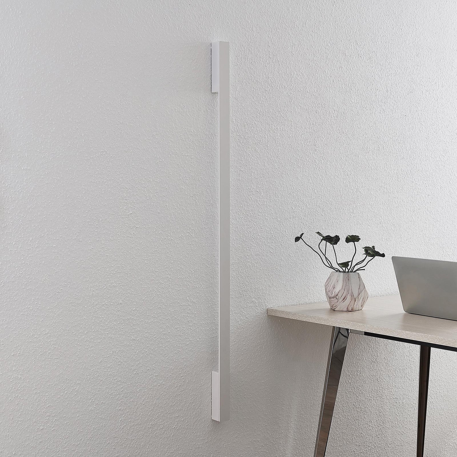 LED vegglampe Ivano aluminium hvit 130 cm detalj