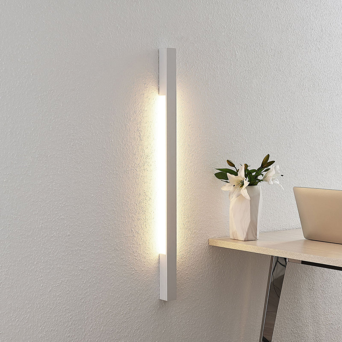 LED vegglampe Ivano hvit aluminium 91 cm bakside