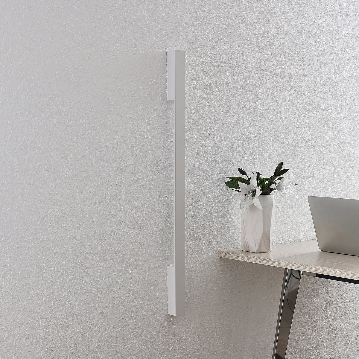 LED vegglampe Ivano hvit aluminium 91 cm detalj av lampe