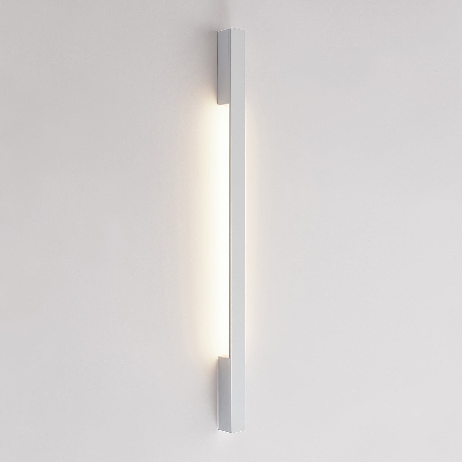 LED vegglampe Ivano hvit aluminium montert i rom