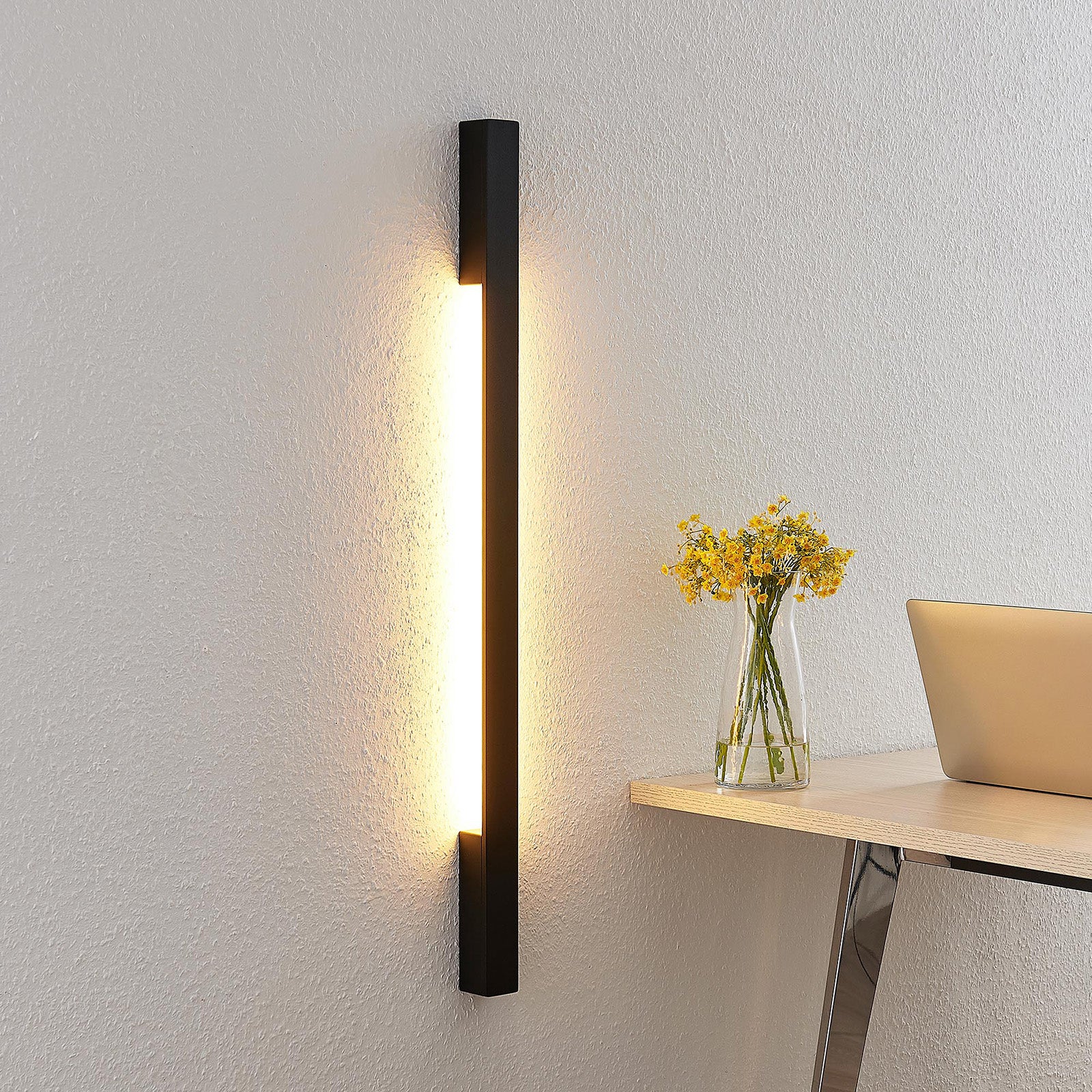 LED vegglampe Ivano indirekte lys svart 91 cm bakside