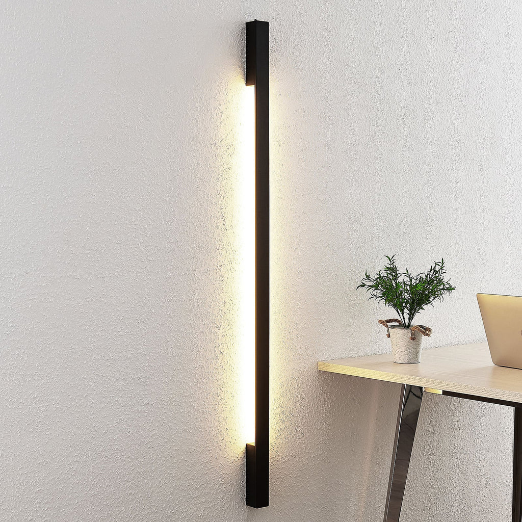 LED vegglampe Ivano svart aluminium 130 cm forfra