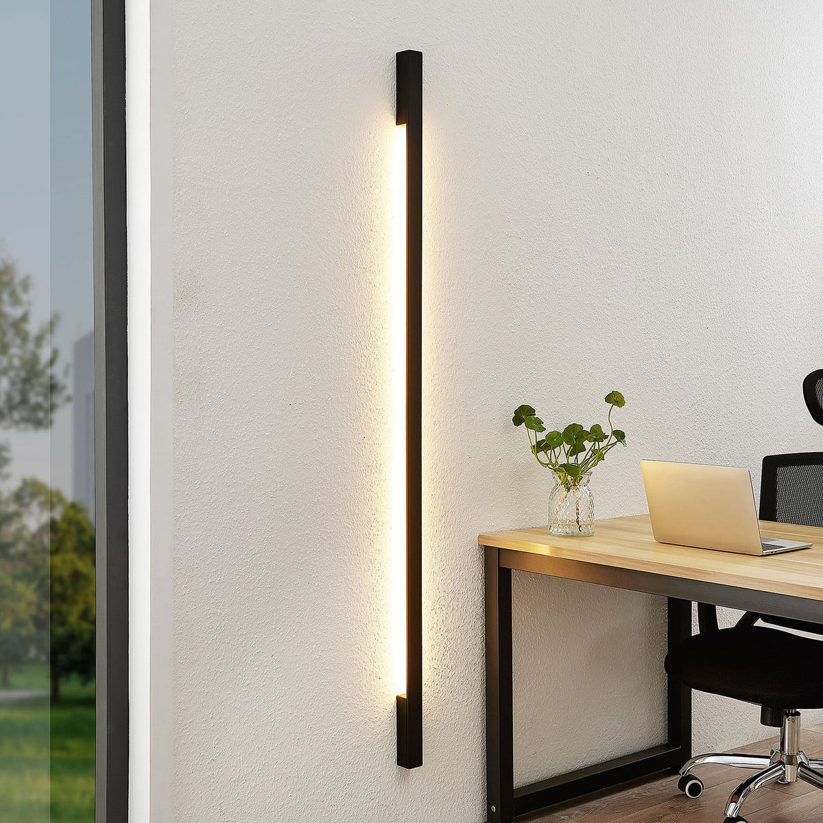 LED vegglampe Ivano svart aluminium 170 cm bakside