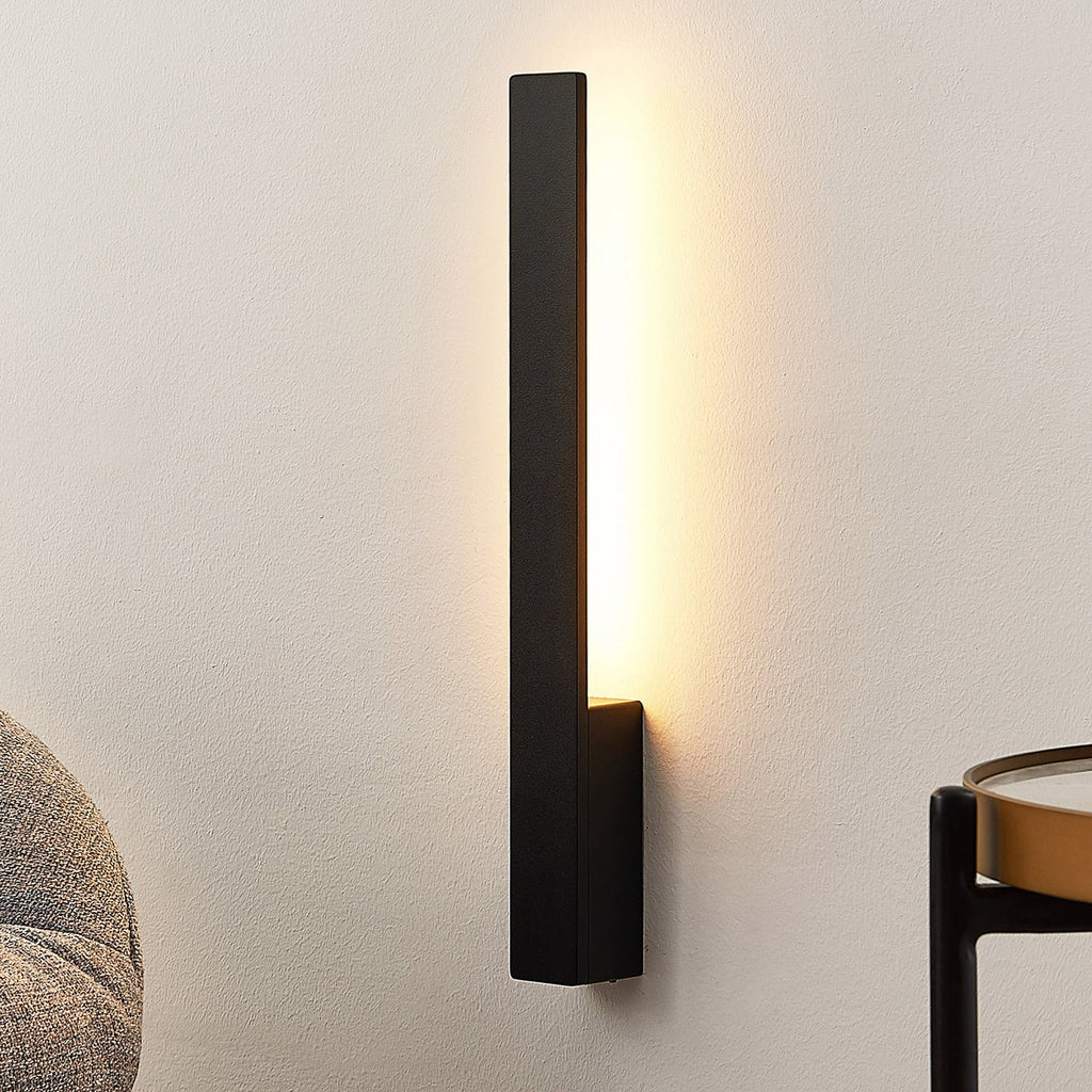 LED vegglampe Ivano svart aluminium detalj av lyskilde