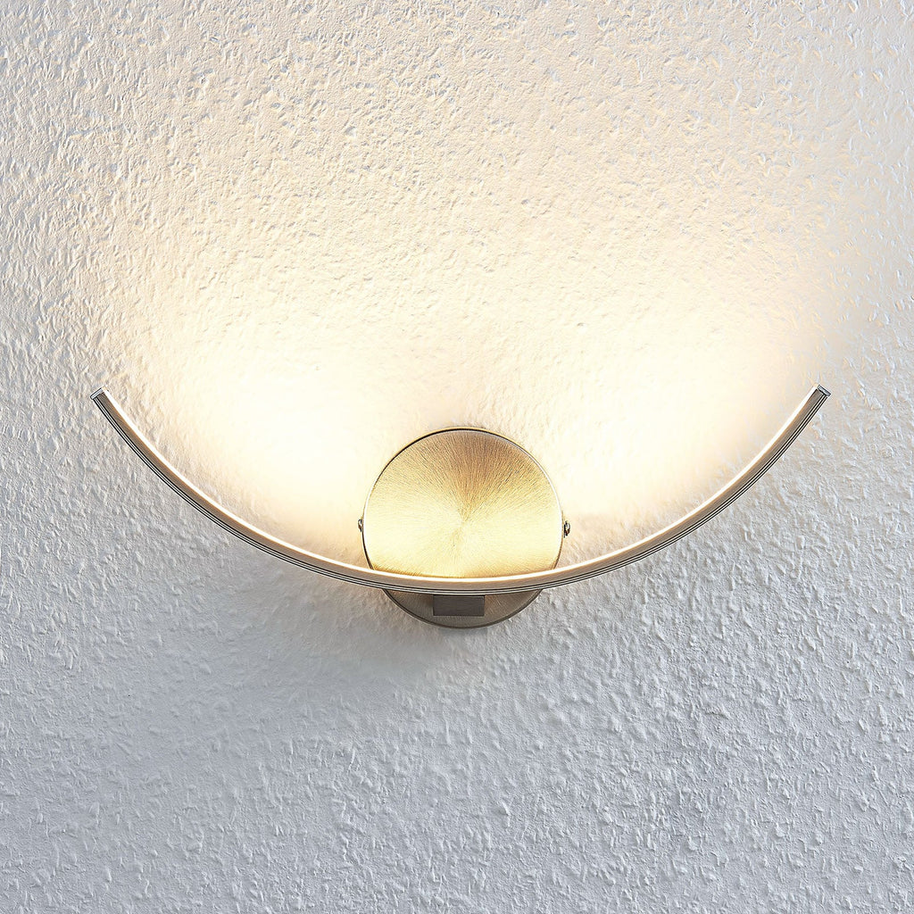 LED vegglampe Iven buet nikkel 34 cm forfra