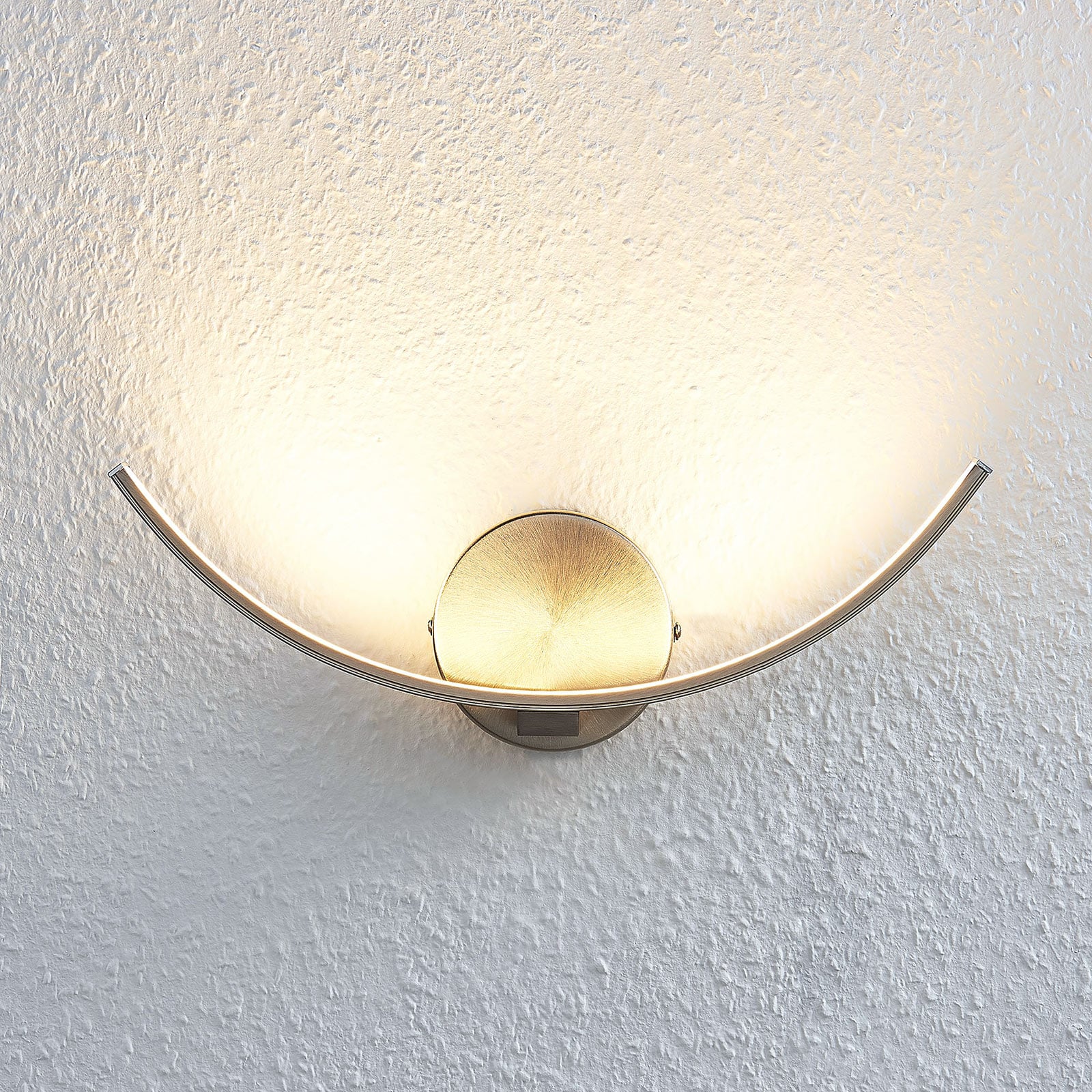 LED vegglampe Iven buet nikkel 34 cm forfra