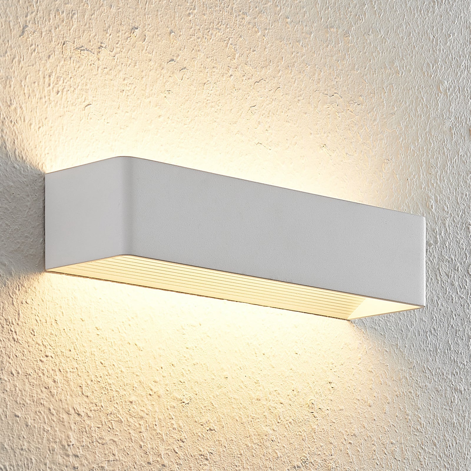 LED vegglampe Karam opp og ned dimbar hvit detalj av lys
