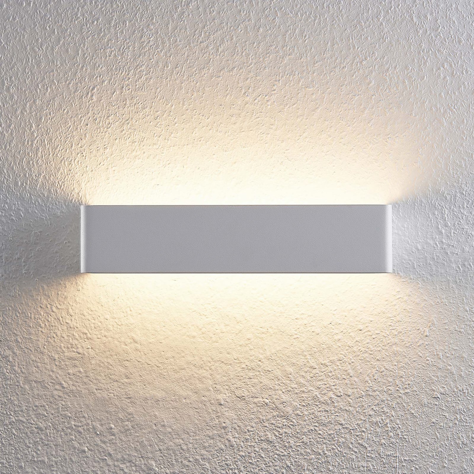 LED vegglampe Karam opp og ned dimbar hvit montert på vegg