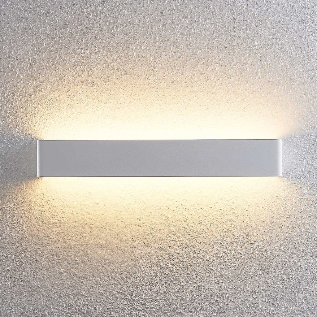 Detalj av LED vegglampe Karam opp og ned hvit 53 cm