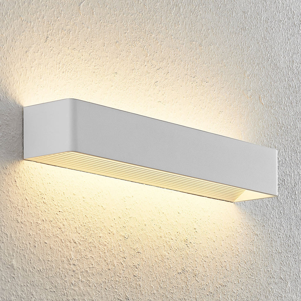 LED vegglampe Karam opp og ned hvit 53 cm montert i rom