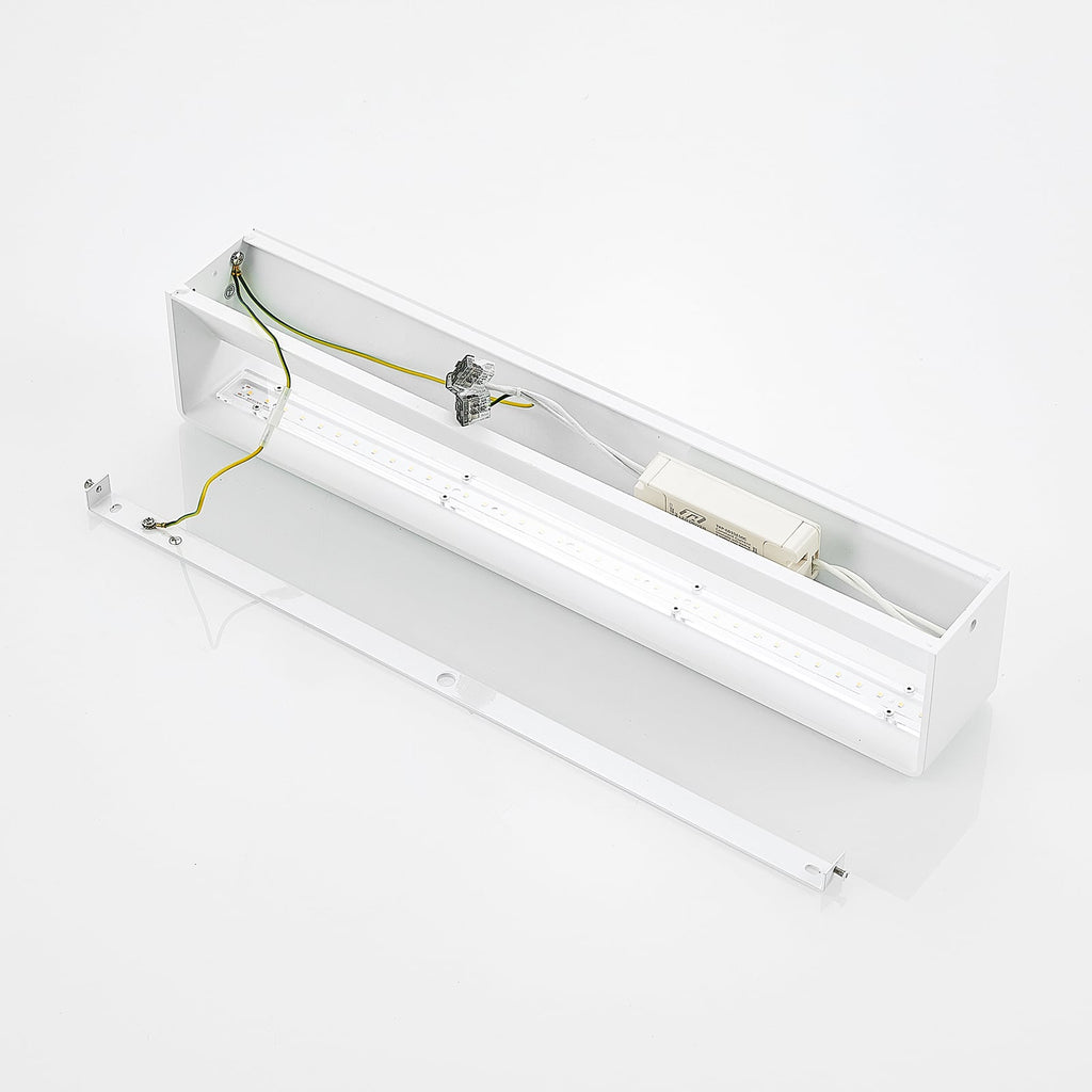 LED vegglampe Karam opp og ned hvit 53 cm i moderne interiør