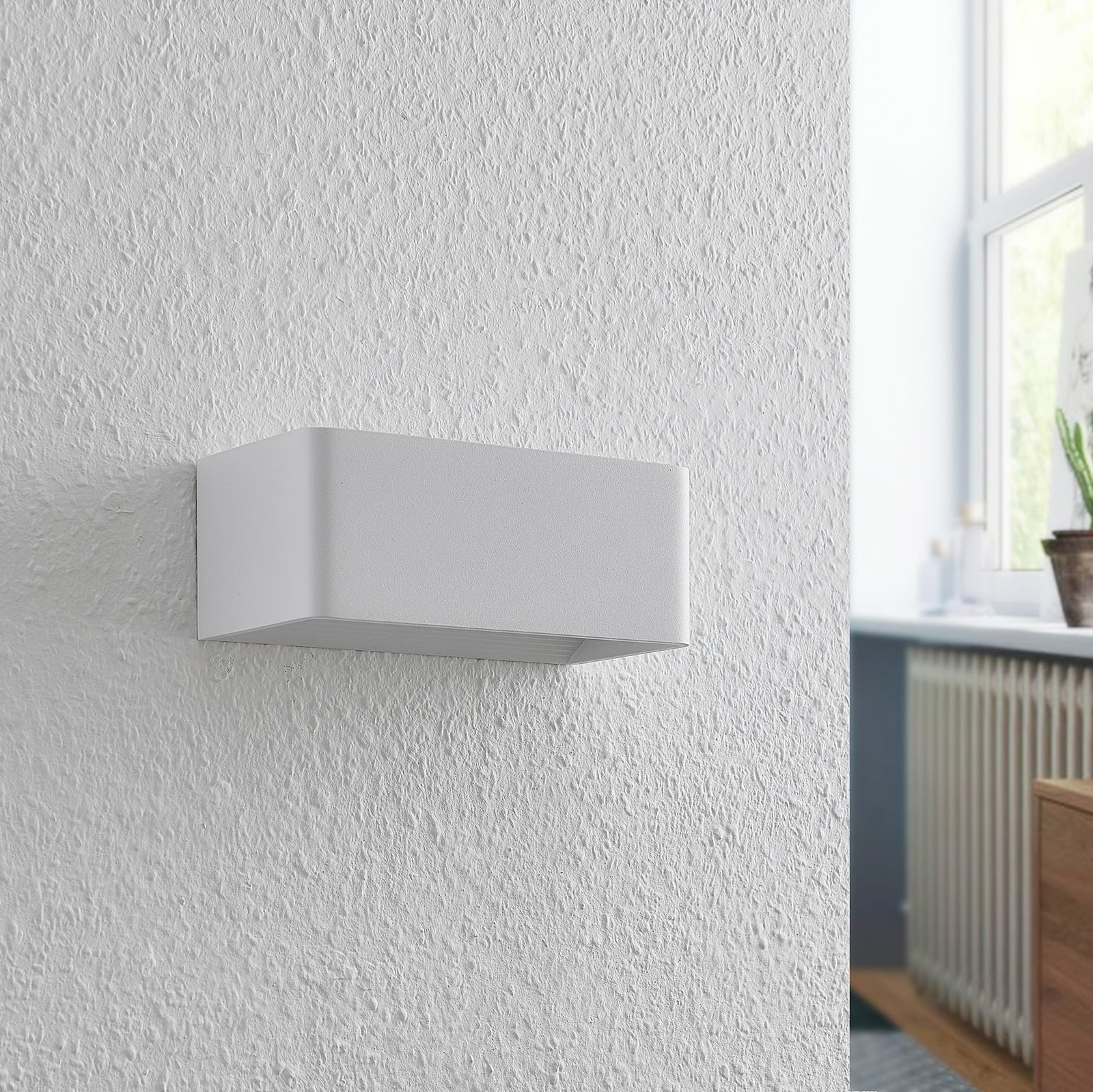 LED vegglampe Karam opp og ned hvit aluminium bakside