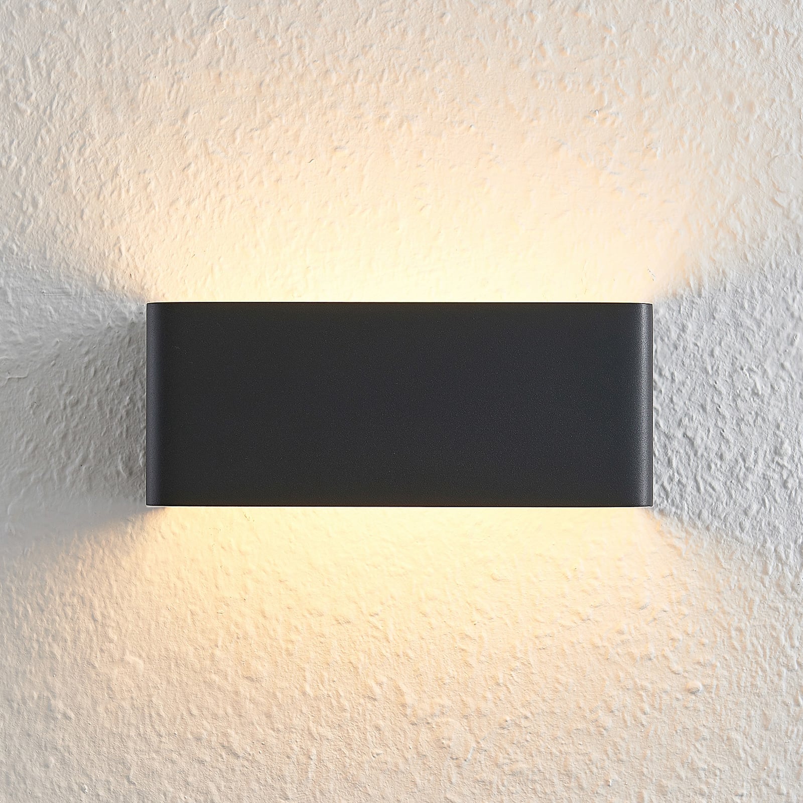 LED vegglampe Karam opp og ned svart/gull montert