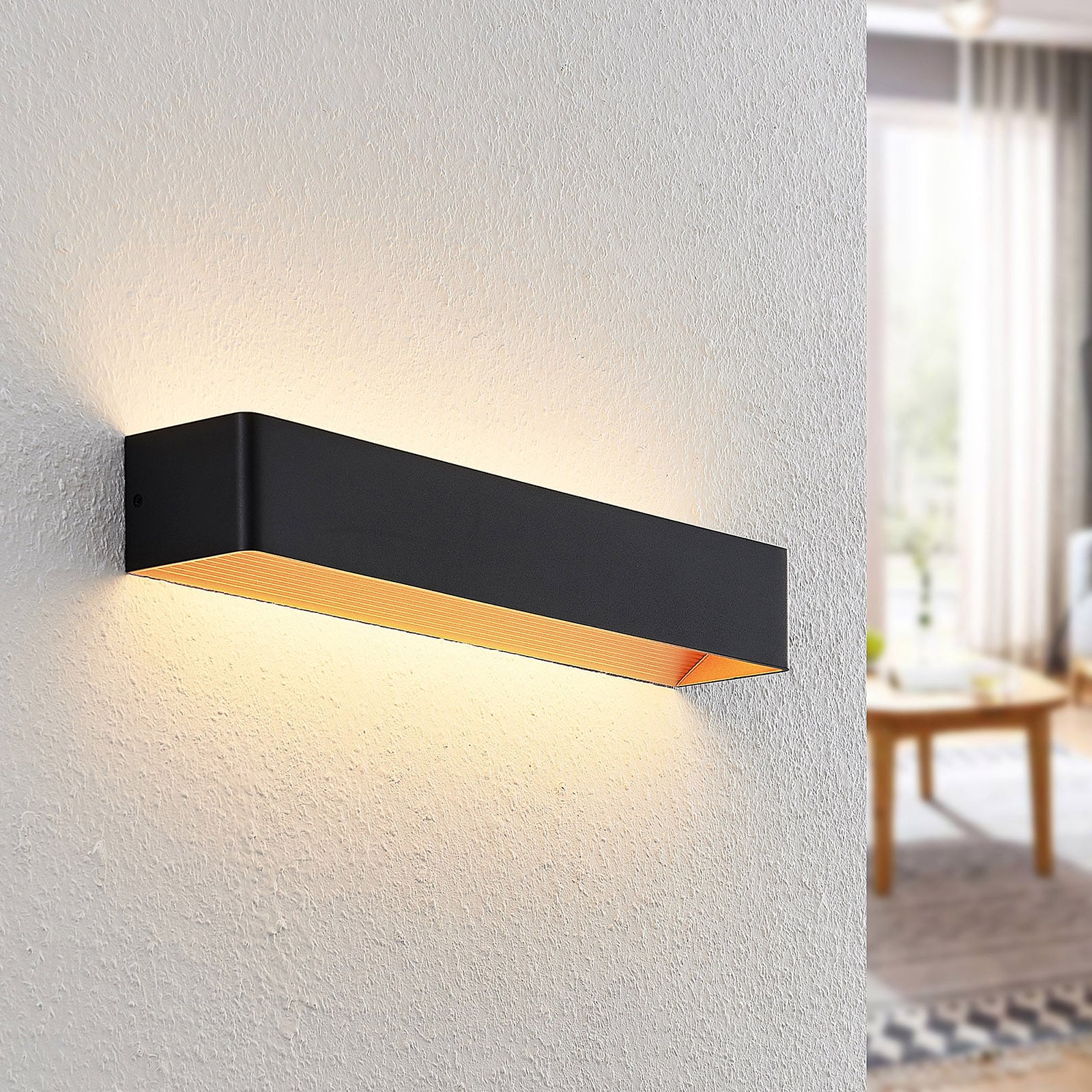 LED vegglampe Karam svart/gull 53 cm dimbar opp/ned forfra