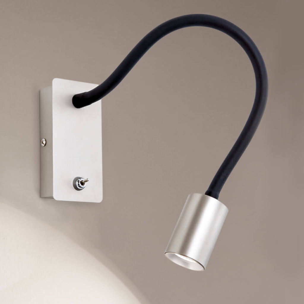 LED vegglampe Kurt matt nikkel med fleksarm 5W forfra