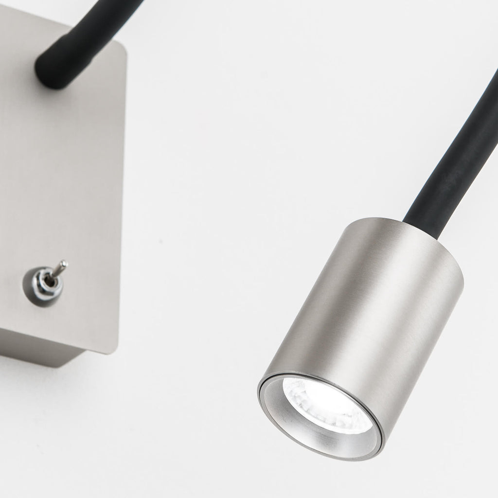 Nærbilde fleksarm på LED vegglampe Kurt matt nikkel med fleksarm 5W