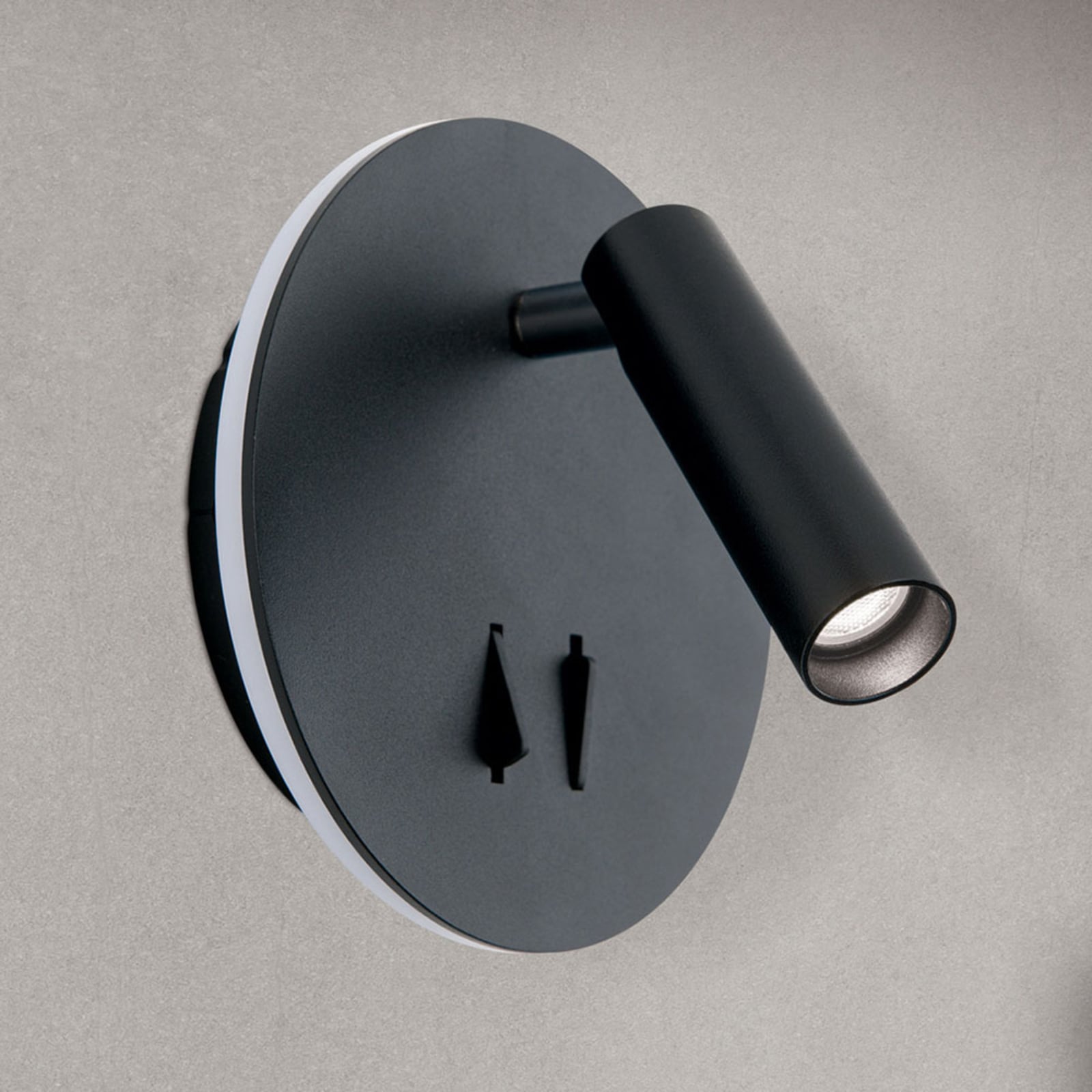 LED vegglampe Lenny svart med spot og indirekte lys detalj av spot