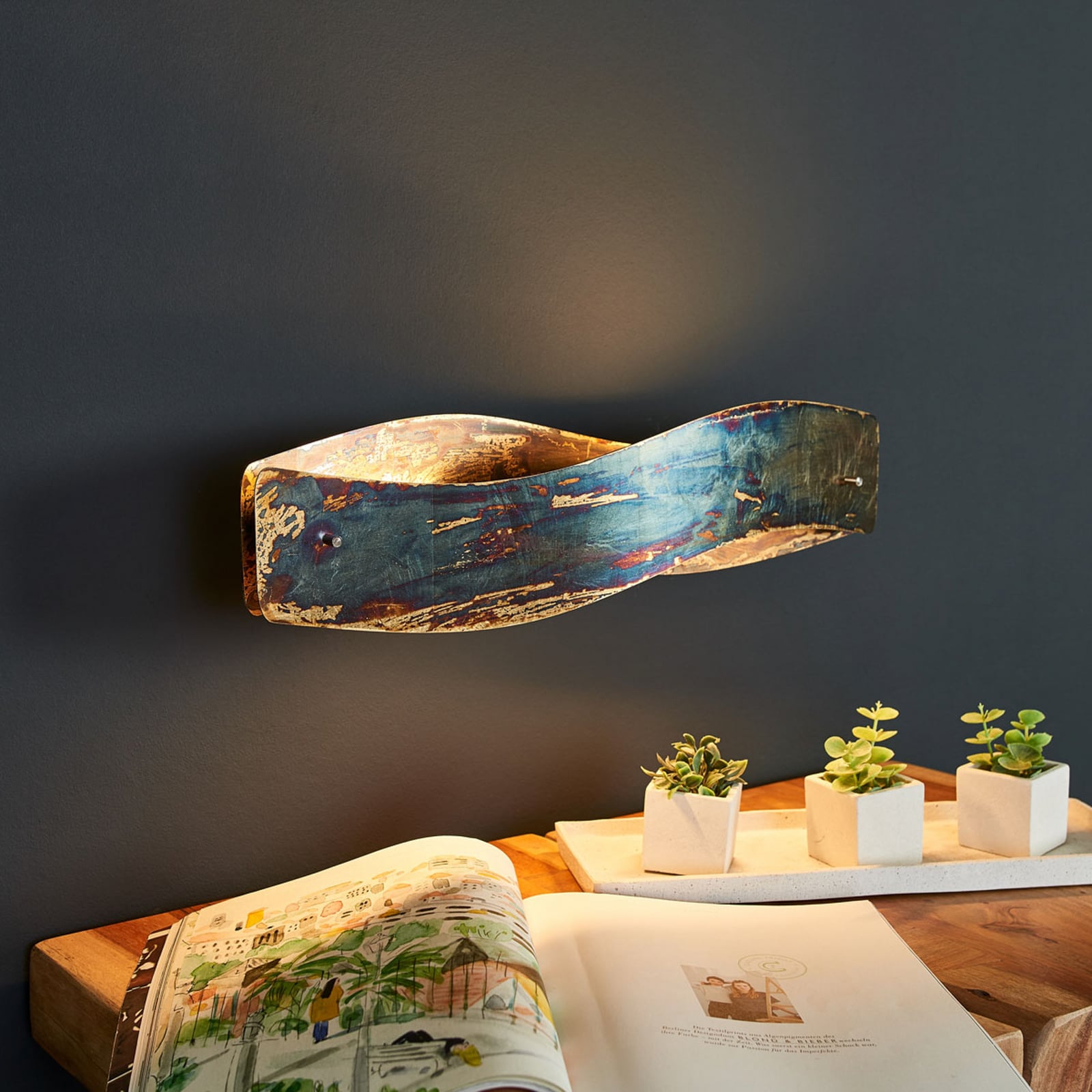 Detalj av LED vegglampe Lian dimbar aluminium gull/matt nikkel