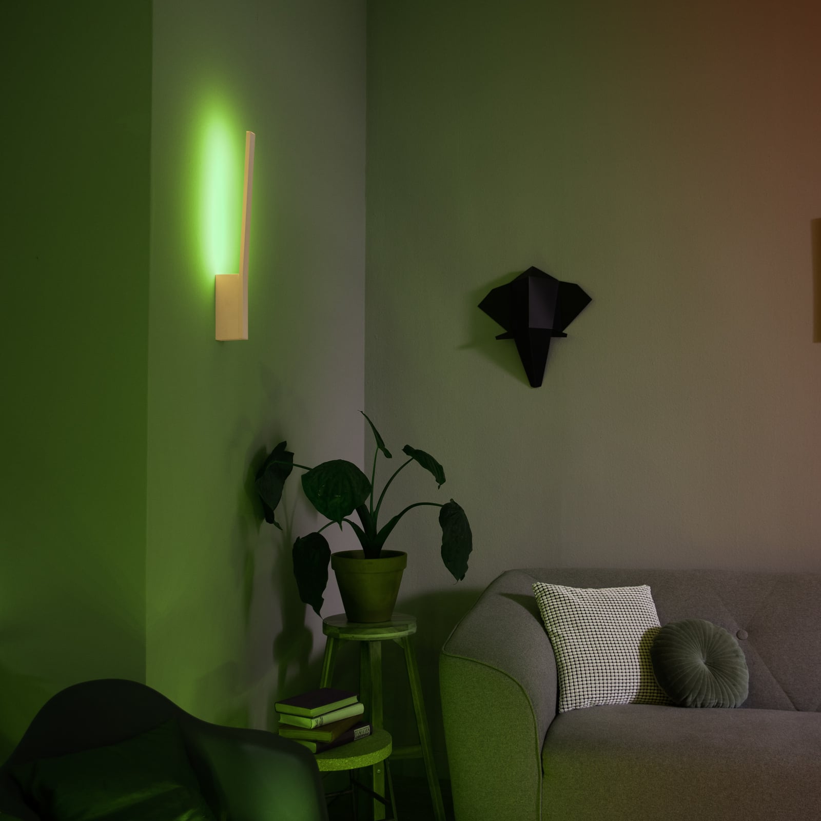 Nærbilde av LED vegglampe Liane RGBW dimbar Bluetooth Zigbee hvit