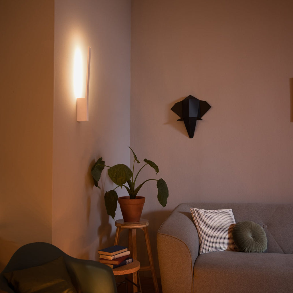 LED vegglampe Liane RGBW dimbar Bluetooth Zigbee hvit lysdetalj