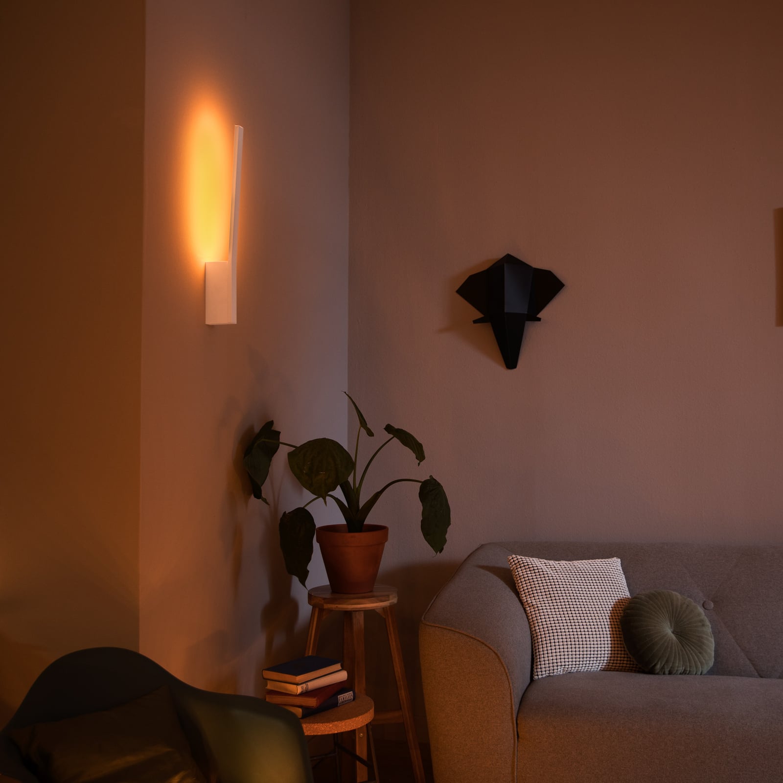 LED vegglampe Liane RGBW dimbar Bluetooth Zigbee hvit appstyring