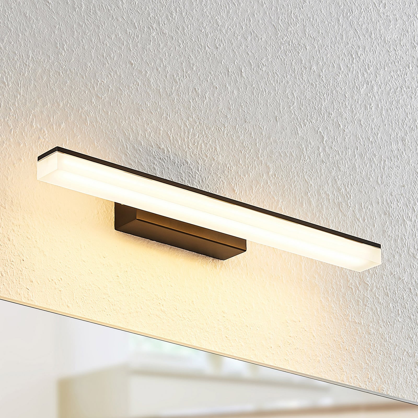 LED vegglampe Lisana svart/hvit 46 cm IP44 bakside
