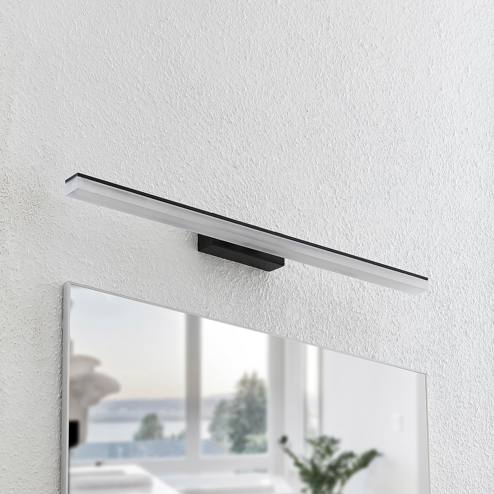 LED vegglampe Lisana svart/hvit 75 cm bakside