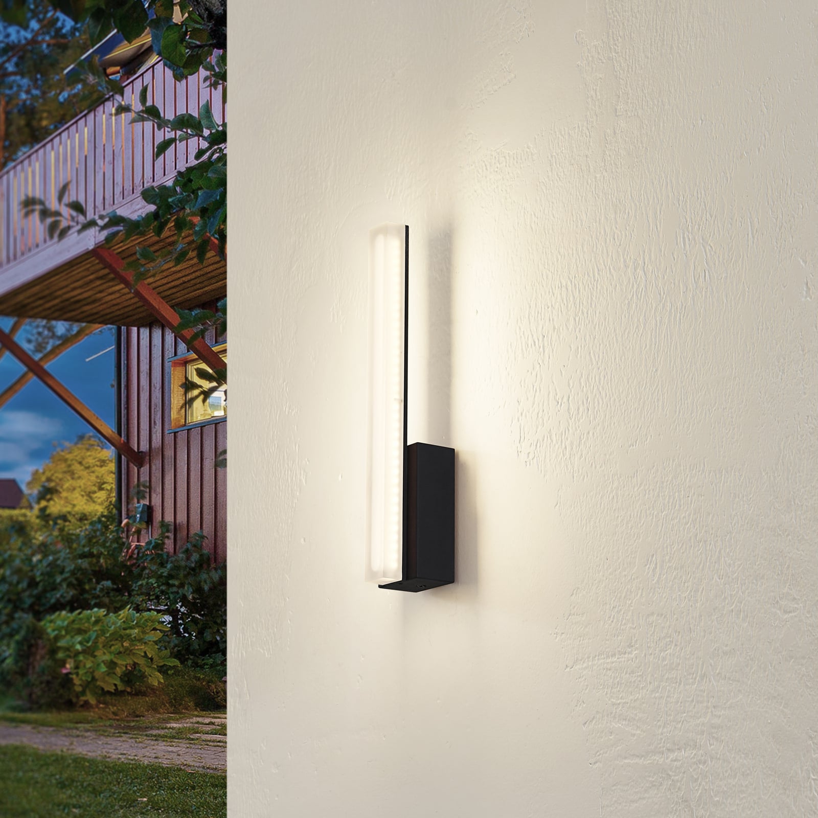 LED vegglampe Lisana svart vertikal 32 cm bakside