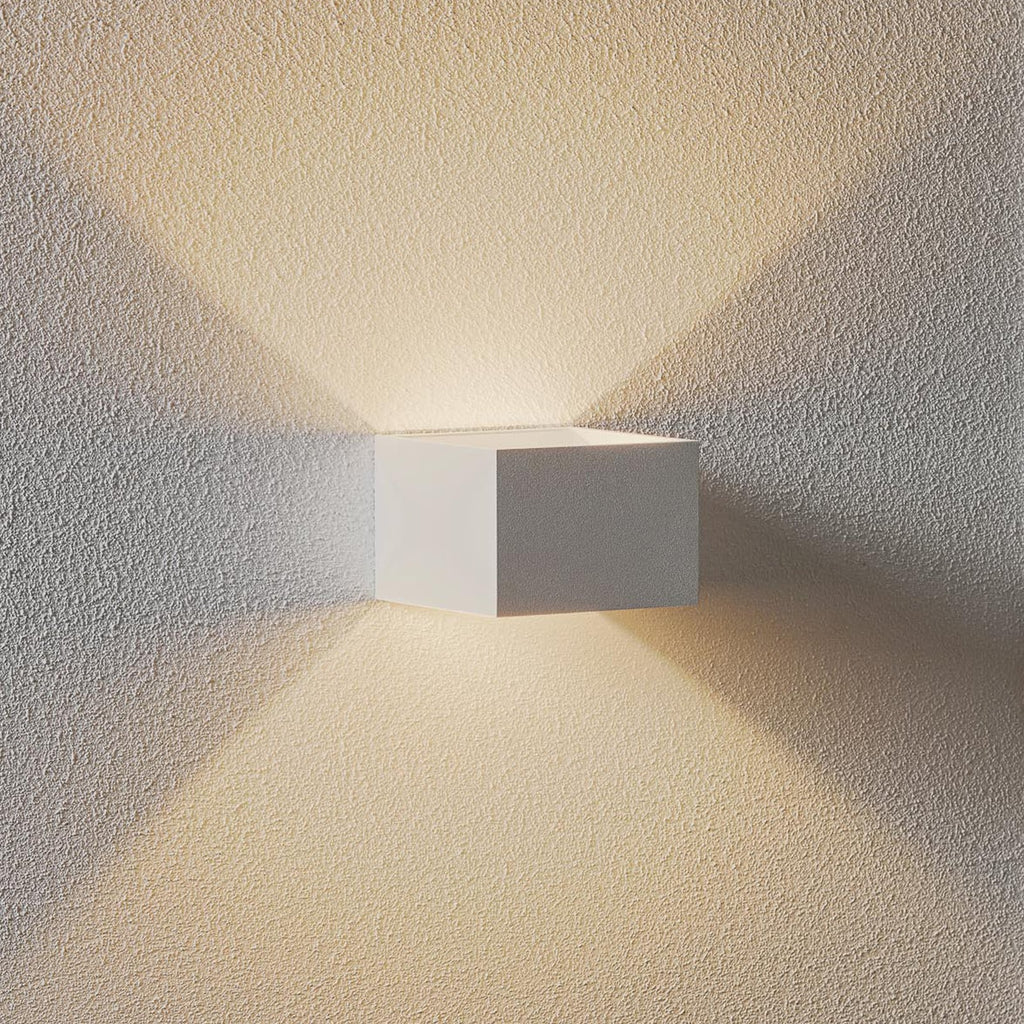 LED vegglampe Logs In opp og ned dimbar hvit forfra