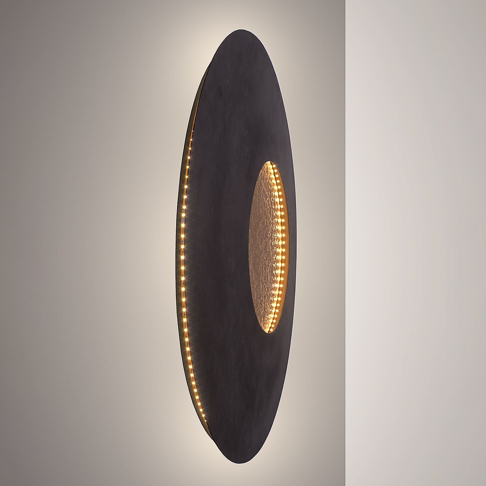 LED vegglampe Luina rund jern svart/gull detalj
