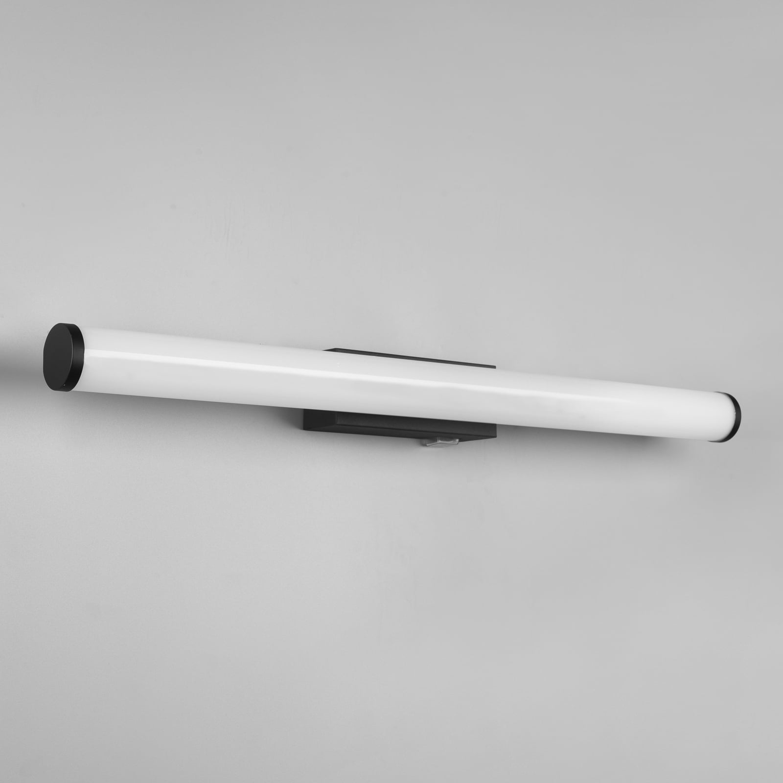 Detalj av LED vegglampe Mattimo 60 cm svart matt IP44 med bryter
