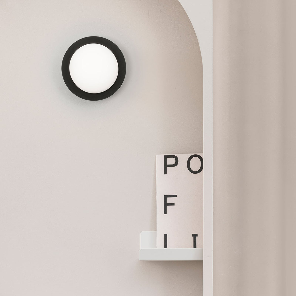 LED vegglampe May Ø12 cm stål og glass svart IP44 forfra