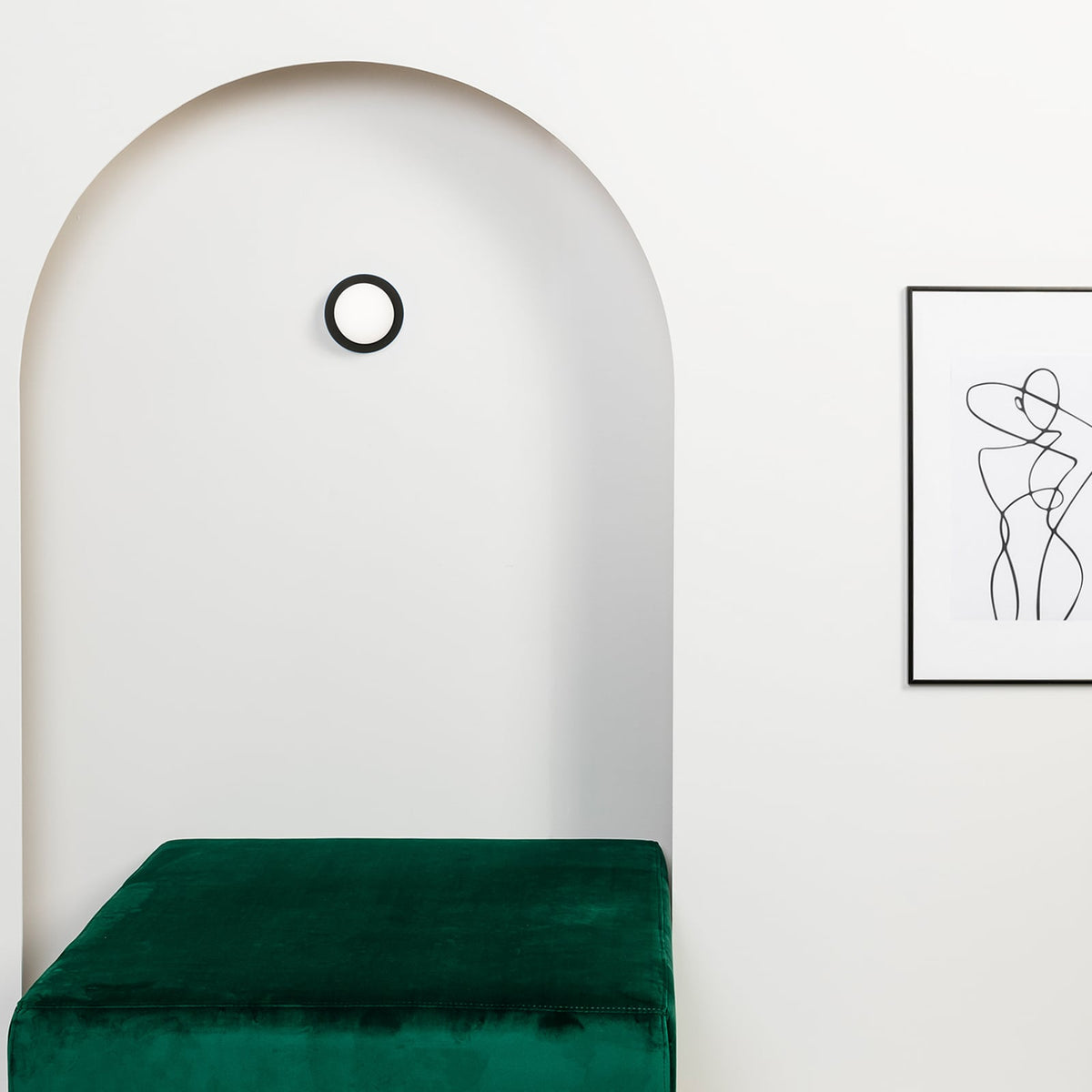 LED vegglampe May Ø12 cm stål og glass svart IP44 bakside