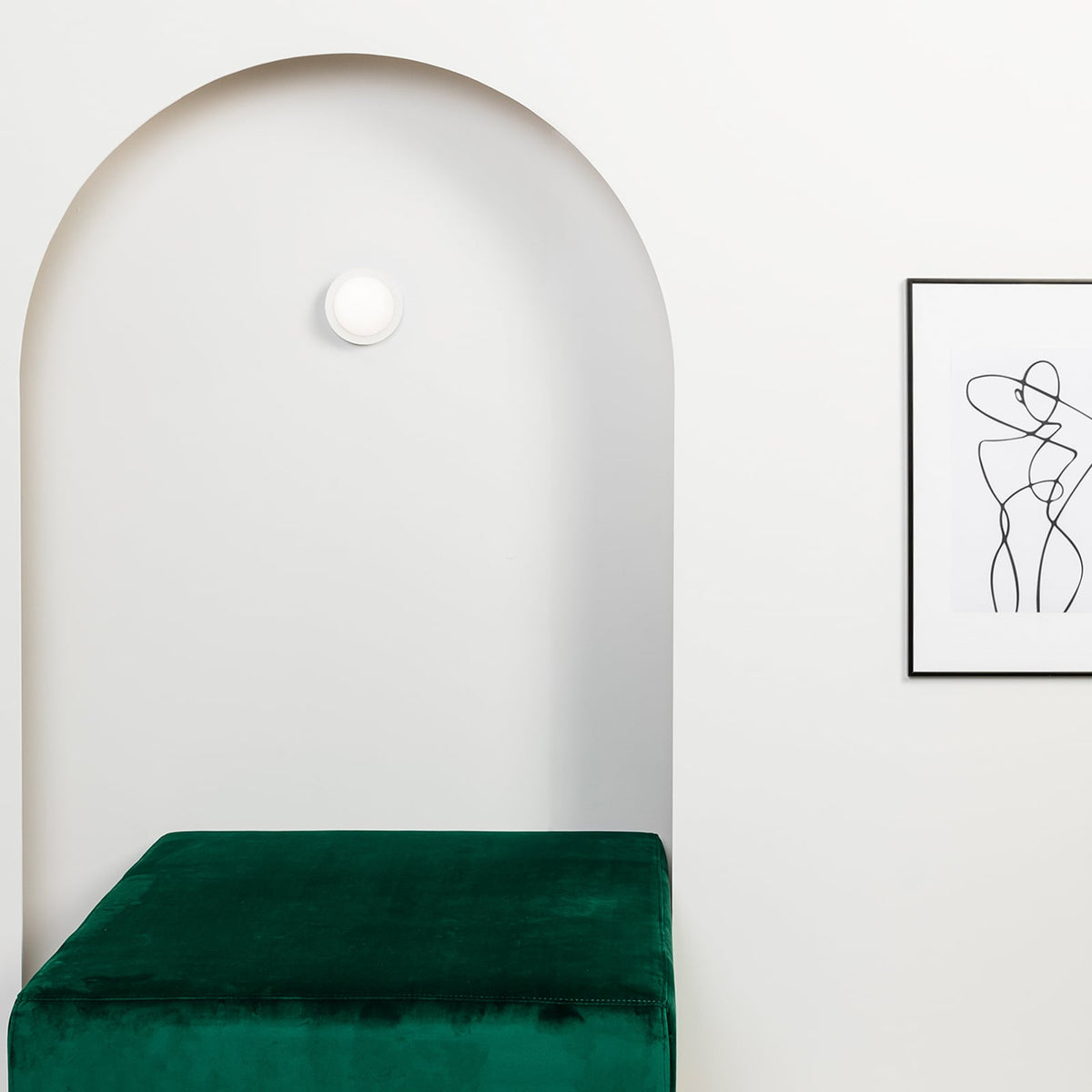 LED vegglampe May hvit glass og stål montert