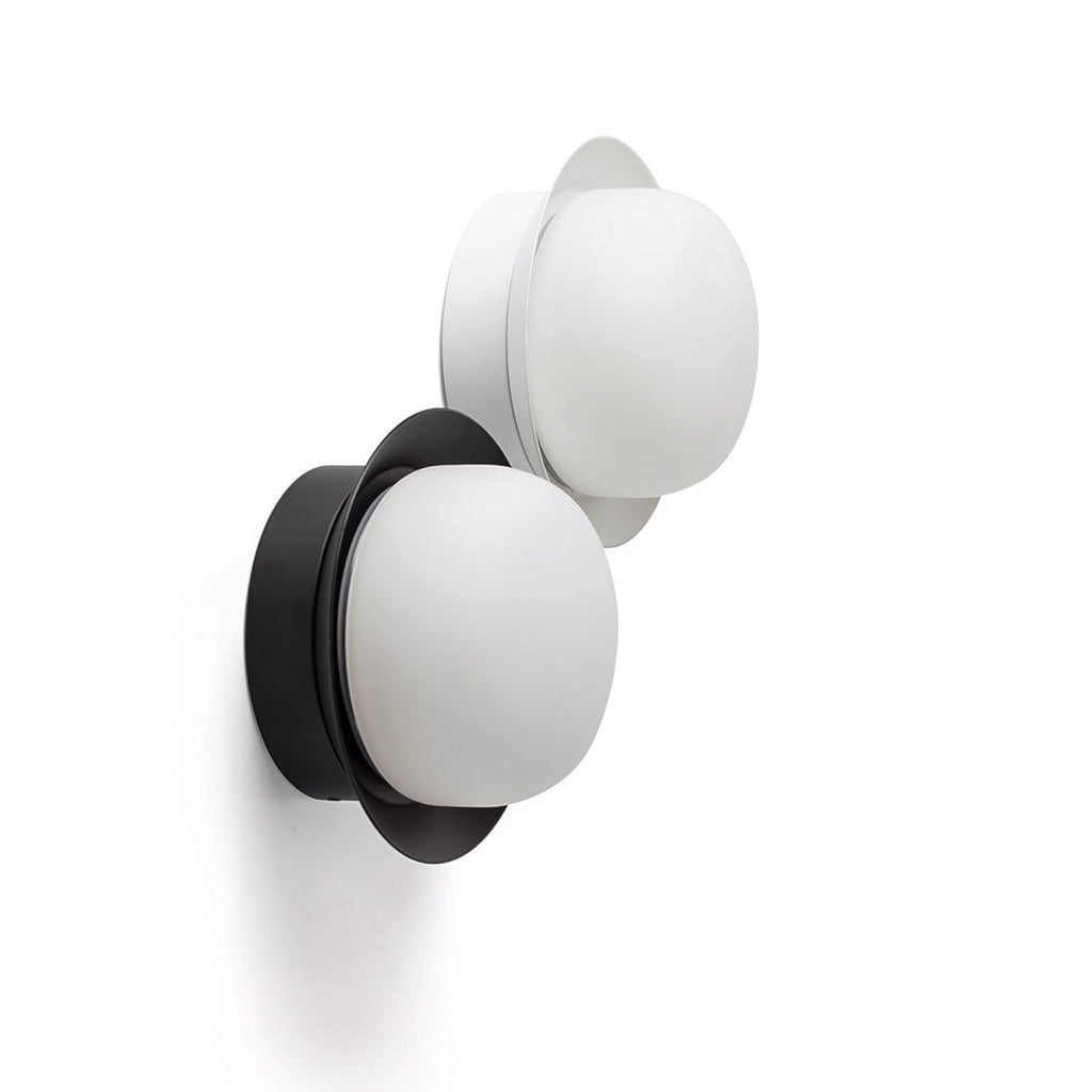 LED vegglampe May hvit glass og stål side