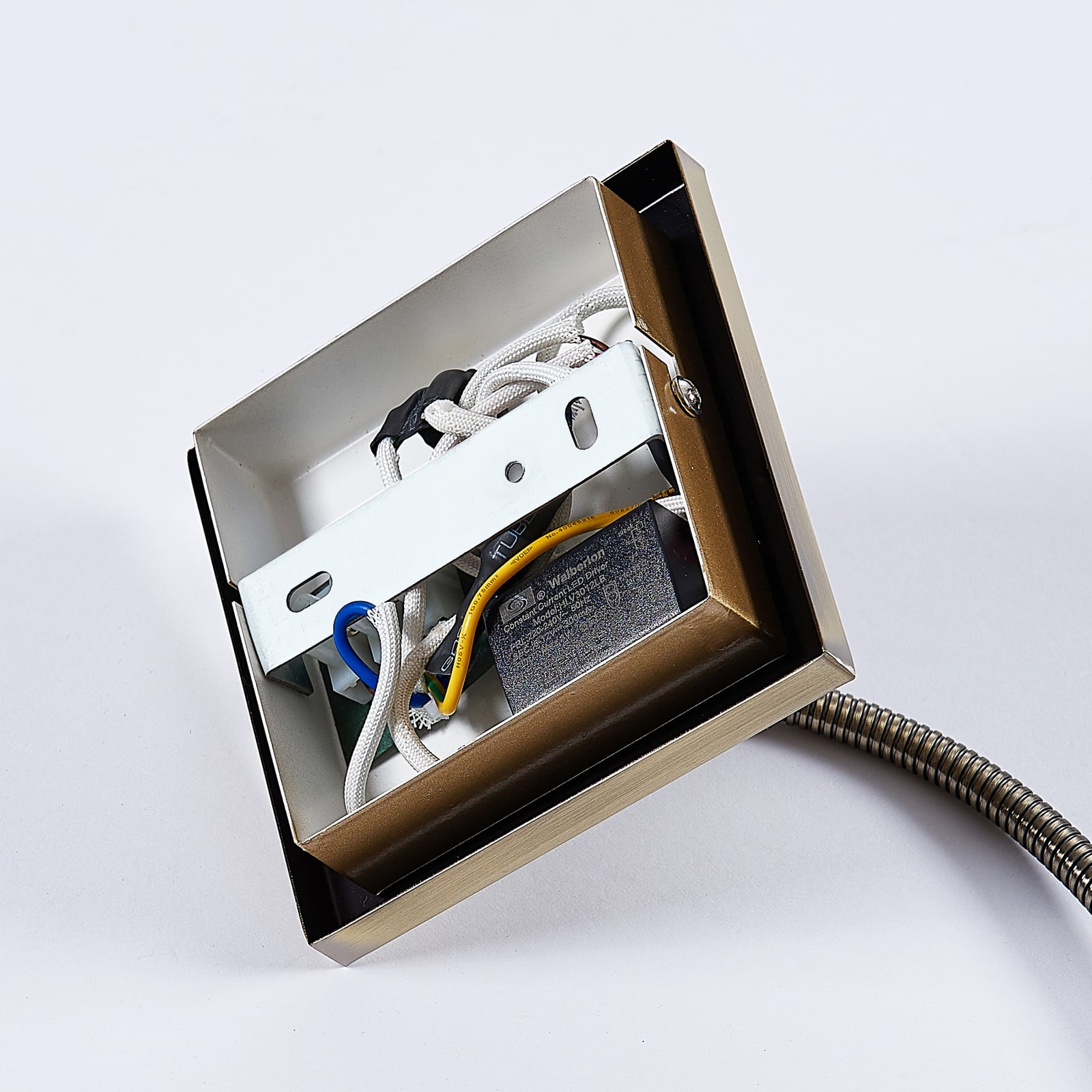 LED vegglampe Mayar leselampe messing lysdetalj