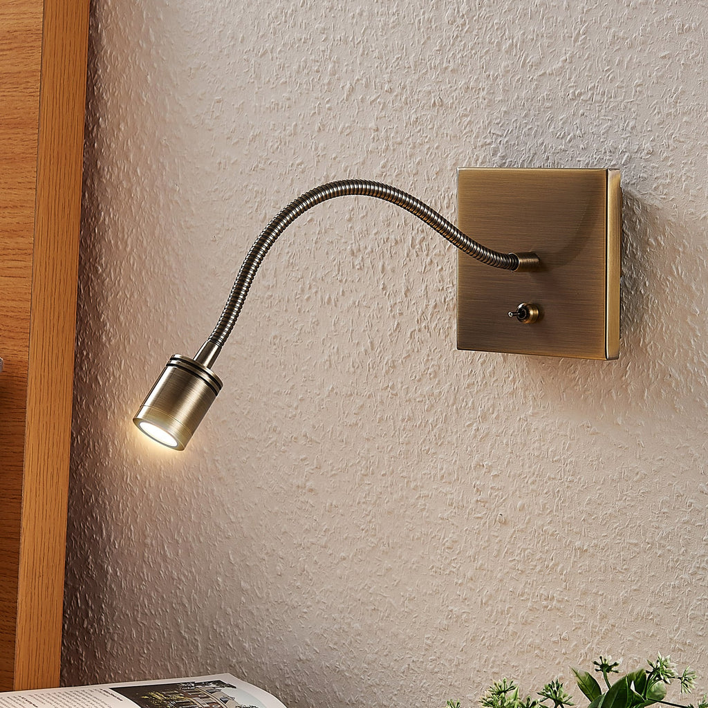 LED vegglampe Mayar leselampe messing montert ved seng