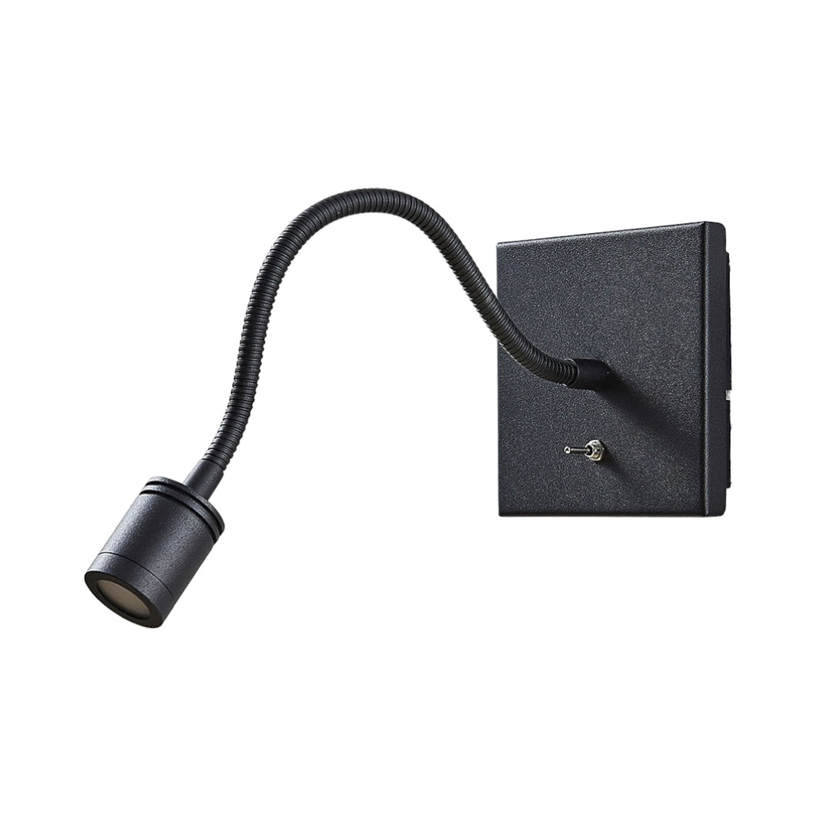 LED vegglampe Mayar svart metall montert ved seng