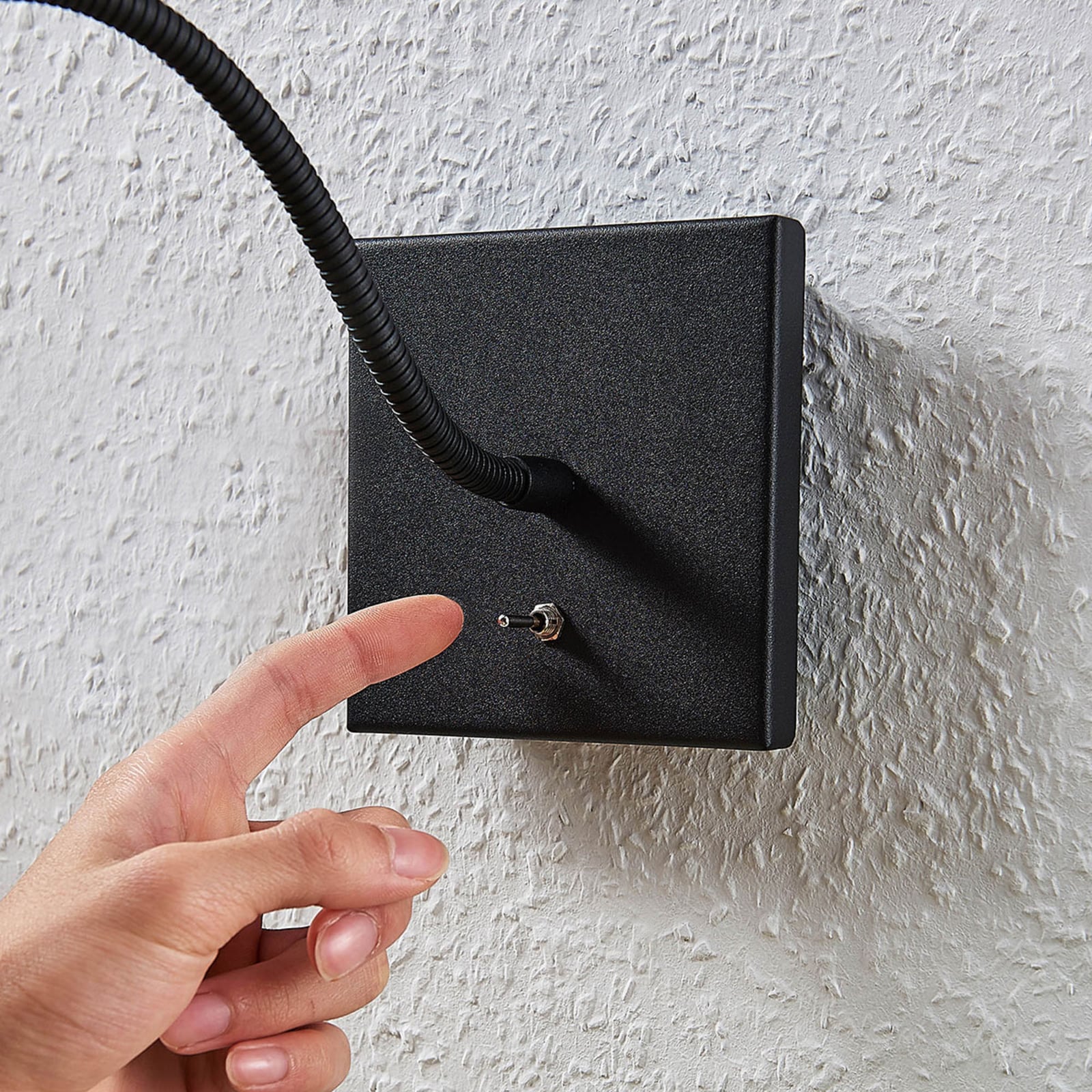 LED vegglampe Mayar svart metall med leselys og bryter - Lindby