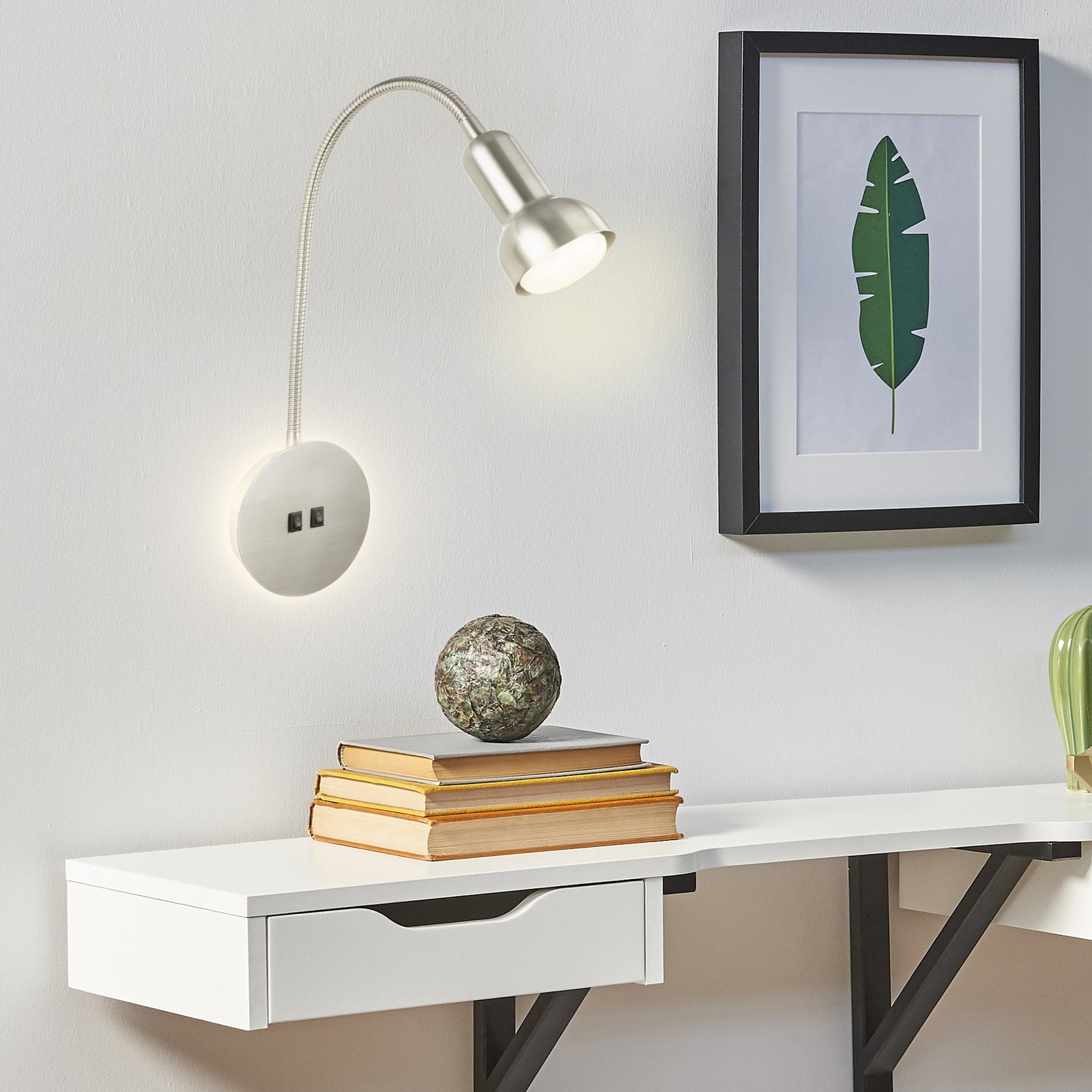 LED vegglampe med lesespot matt nikkel E14 39 cm - bakside
