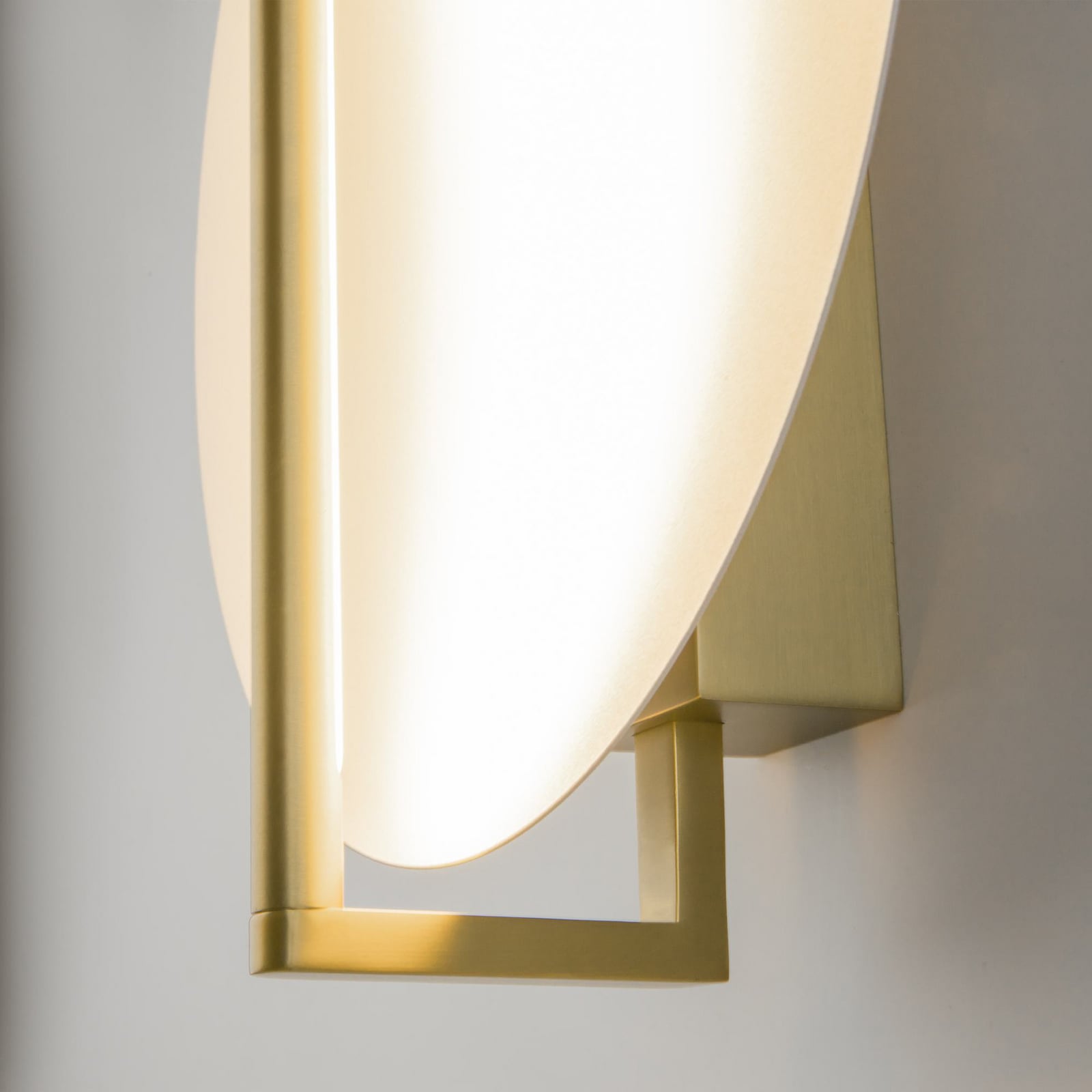LED vegglampe Mira gull/hvit metall opplyst
