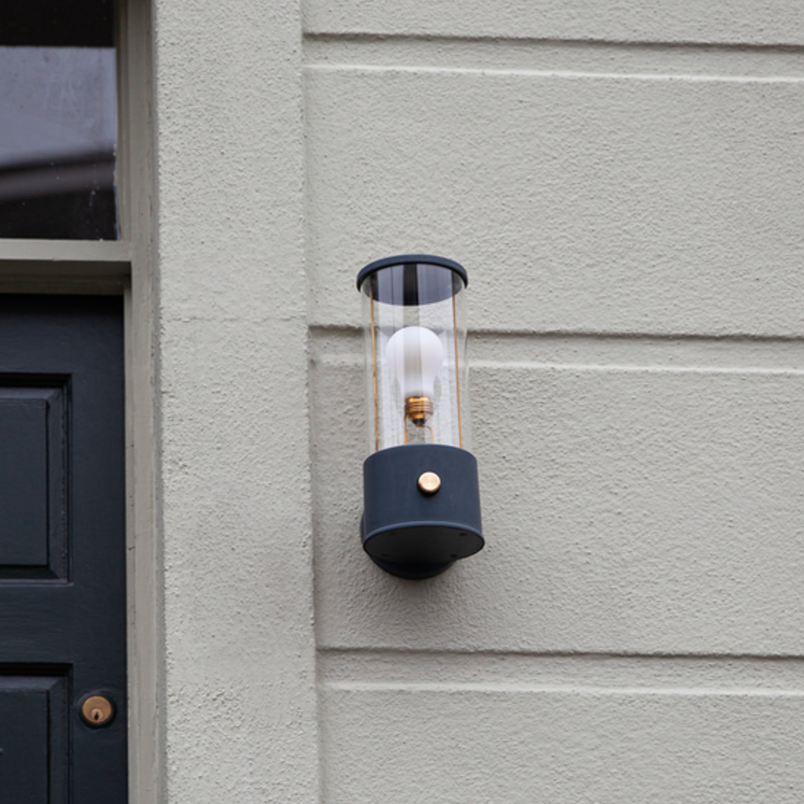 LED vegglampe Muse portable dimbar svart IP44 E27 Tala detalj messingdetaljer