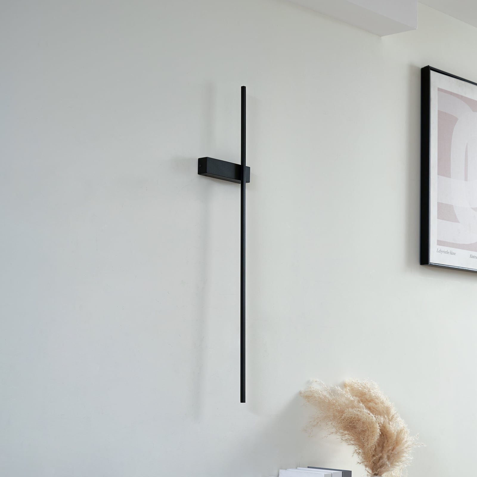 LED vegglampe Natsumi svart aluminium 90 cm detalj av lampehode