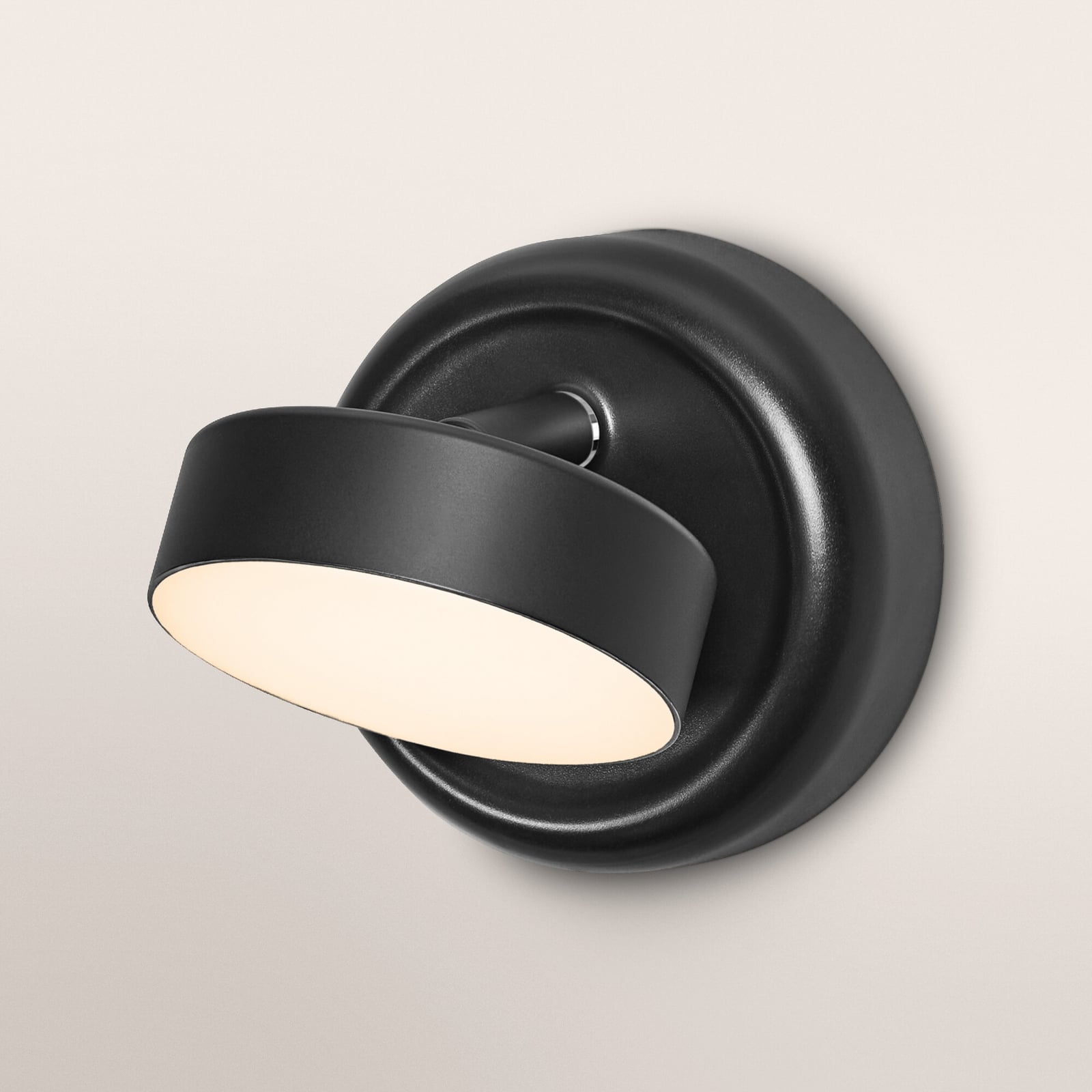 LED vegglampe NIGHTLUX ROUND oppladbar berøringsdimmer nærbilde av berøringsdimmer