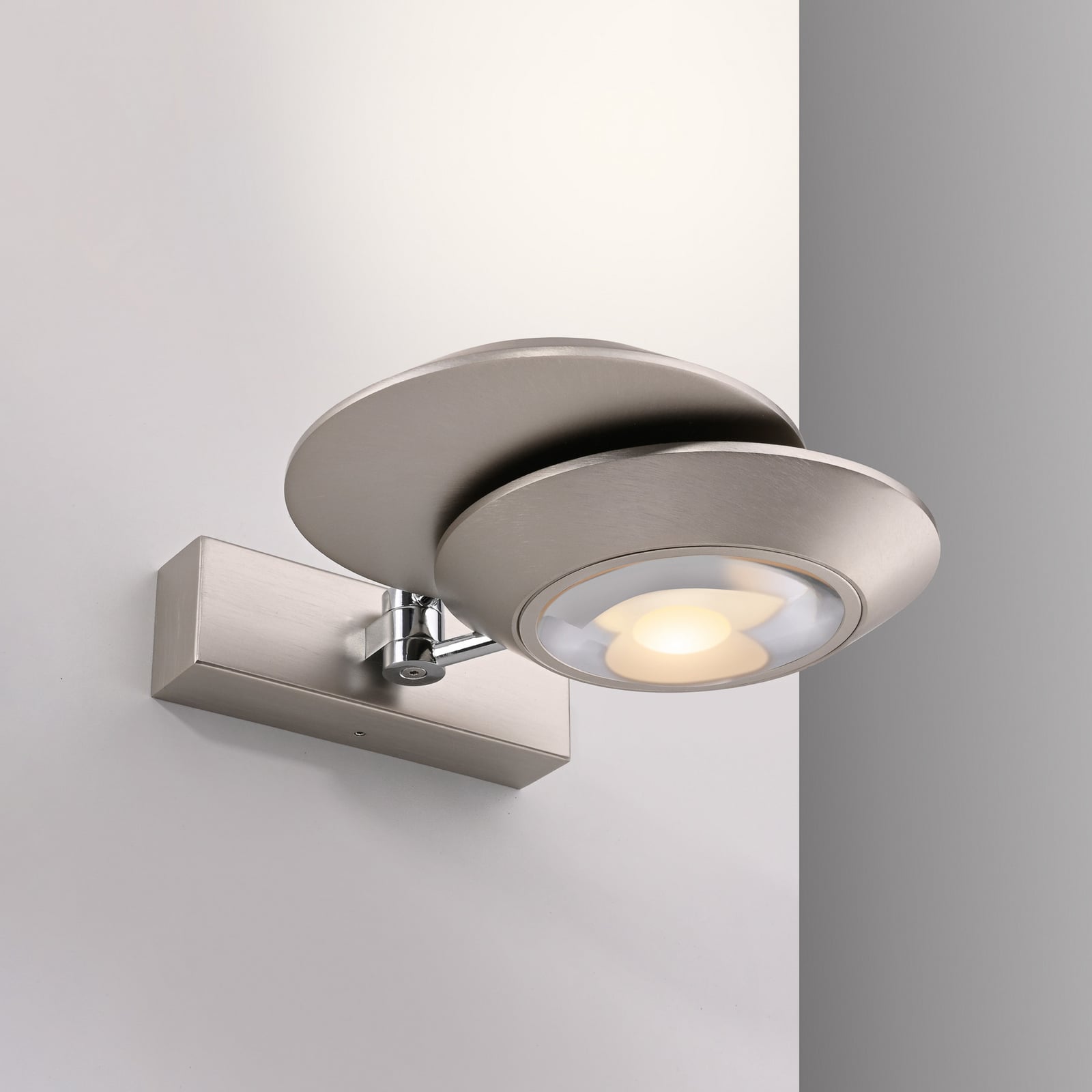 LED vegglampe Oculis 2-lys jern sølvfarget dimbar forfra