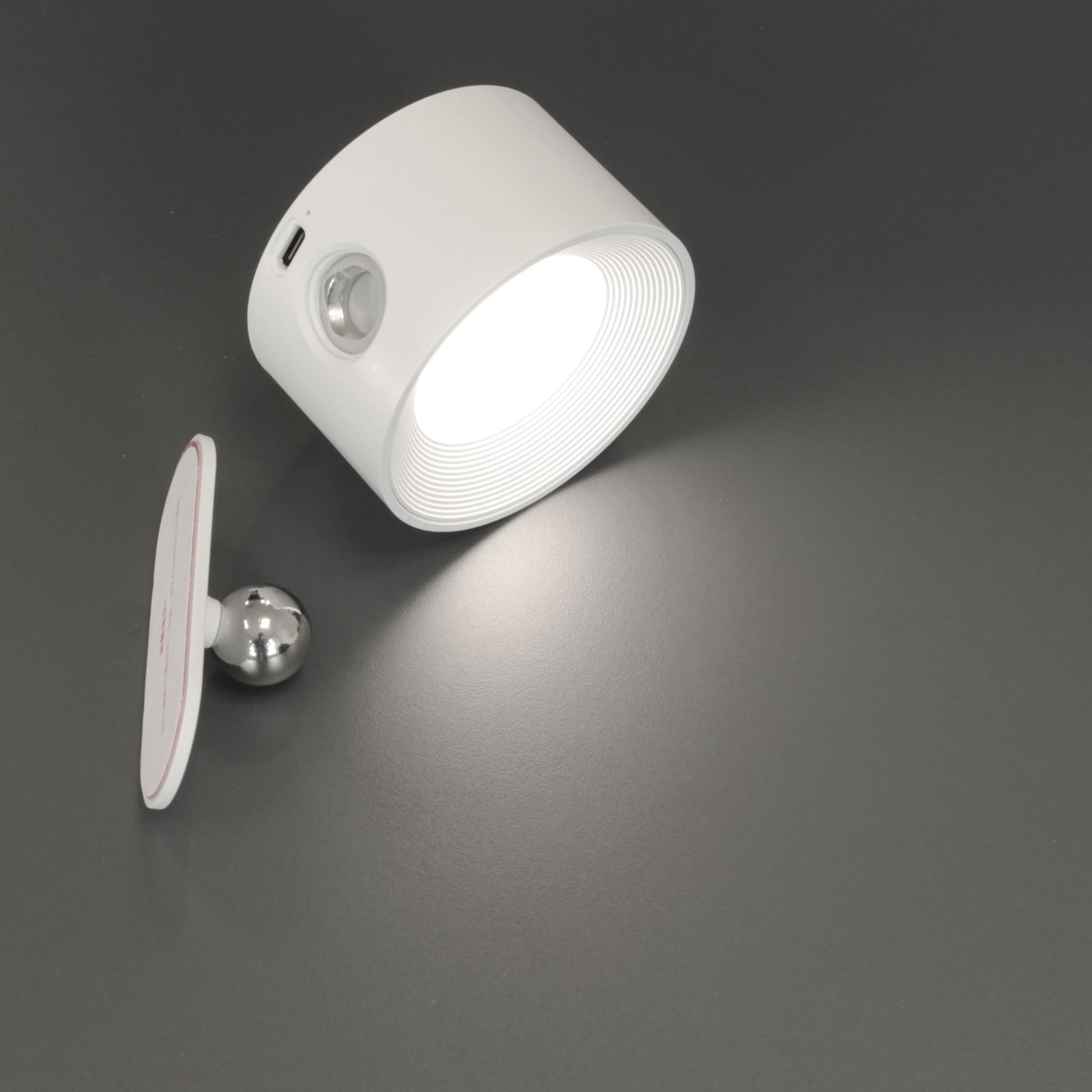 Detalj av LED vegglampe oppladbar CCT dimbar med magnet hvit - FH Lighting