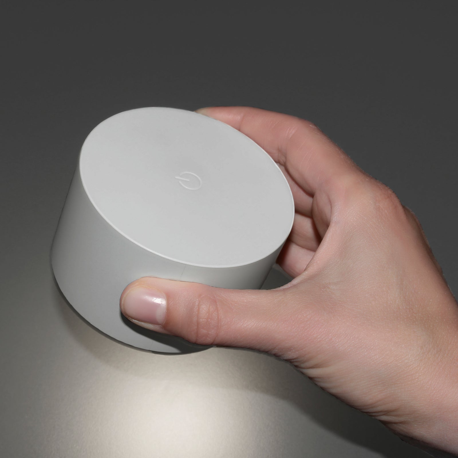 Montert LED vegglampe oppladbar magnetisk CCT dimbar sølv på vegg