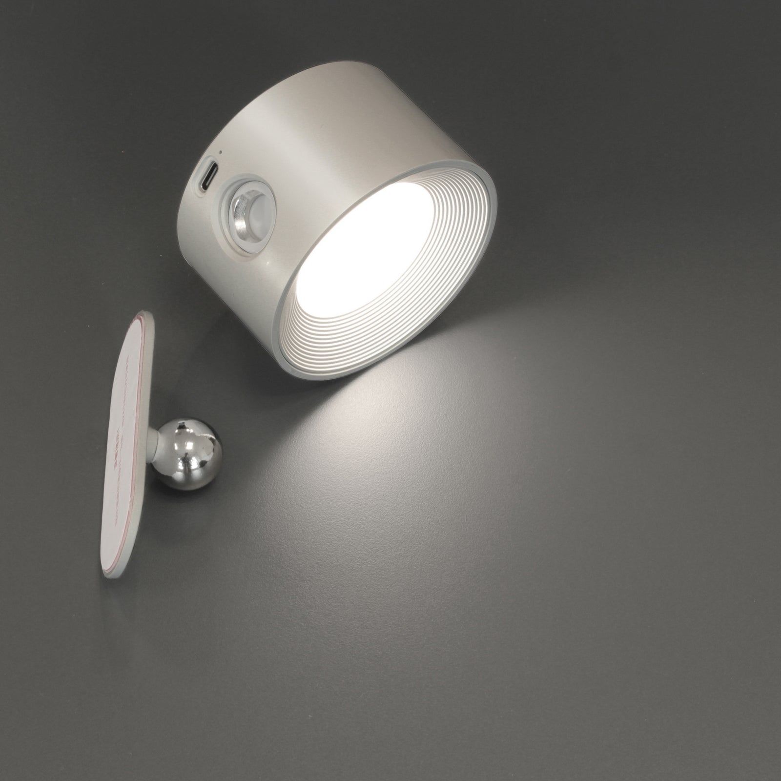 LED vegglampe oppladbar magnetisk CCT dimbar sølv med USB-kabel