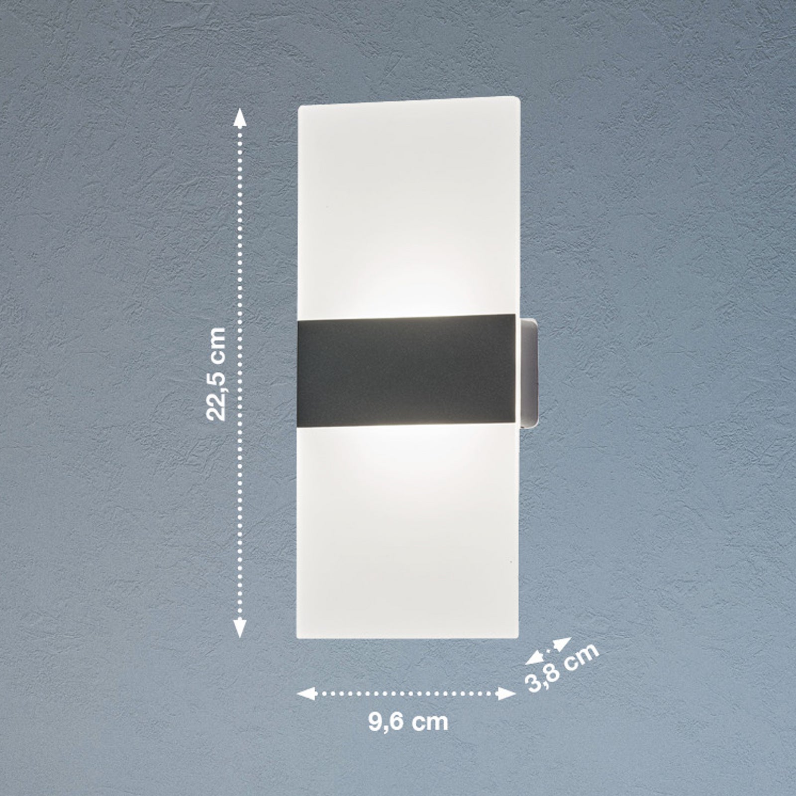 Detalj av LED vegglampe oppladbar magnetisk svart 22,5 cm dimbar